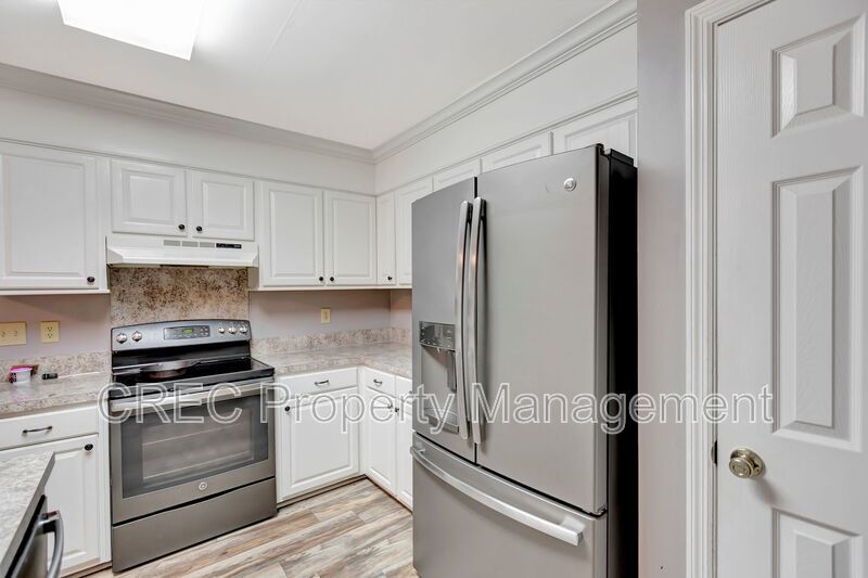 Charming Single-Story Home with Huge Backyard! property image