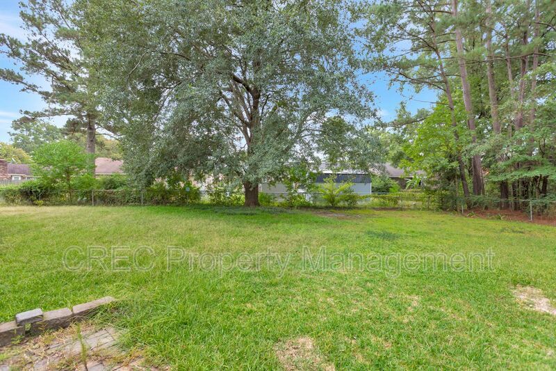 Charming Single-Story Home with Huge Backyard! property image