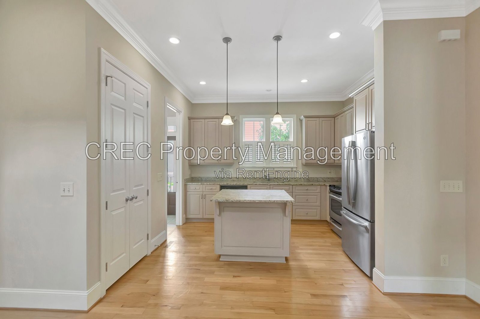 Beautiful custom Daniel Island home! property image