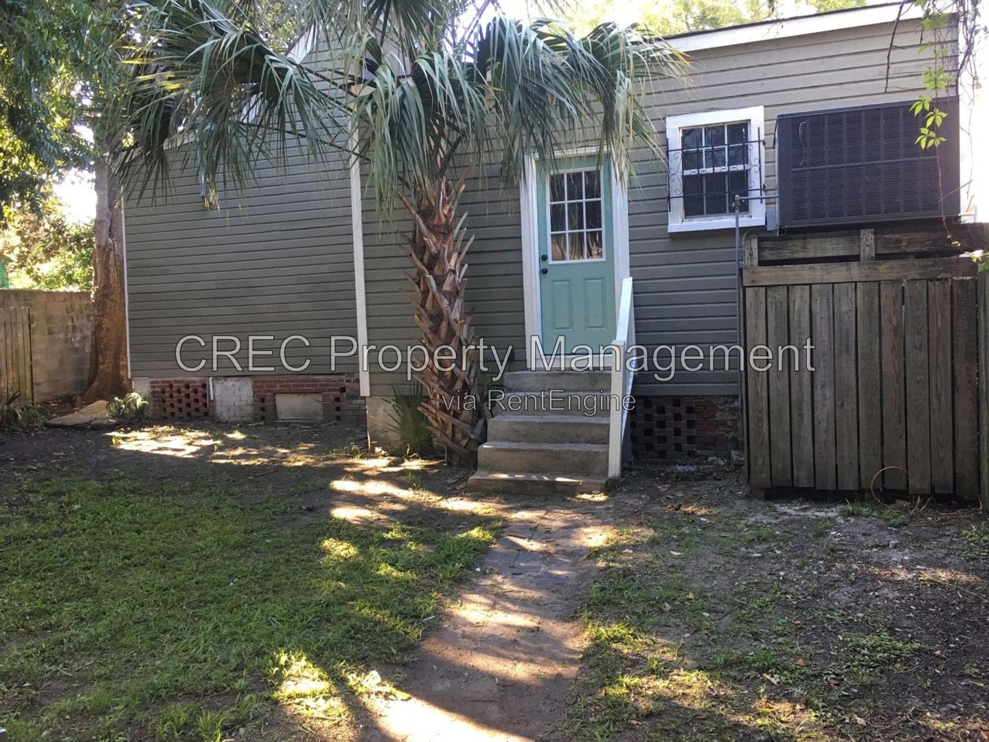 Conveniently Located Downtown Charleston Rental property image