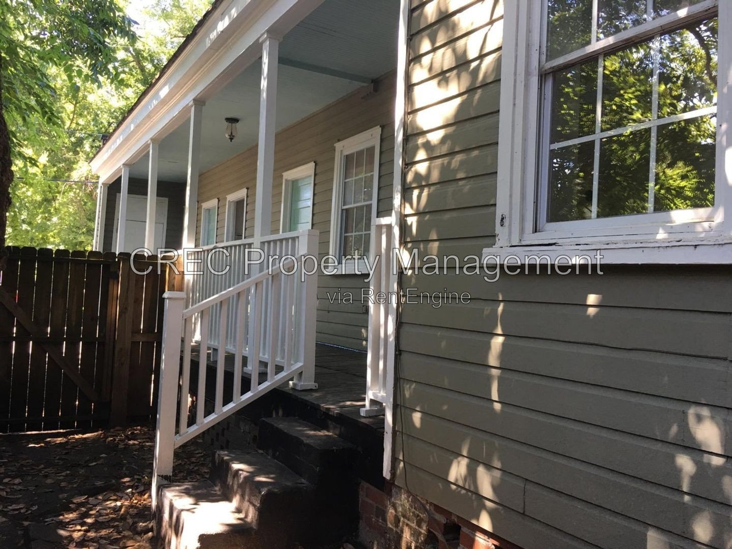 Conveniently Located Downtown Charleston Rental property image