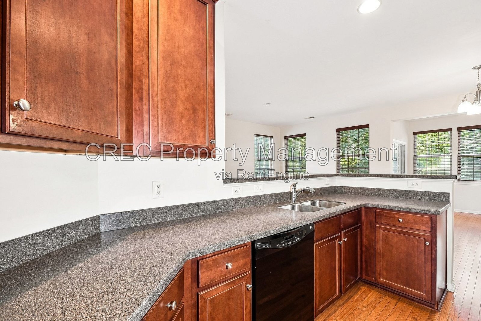 Spacious townhouse in Tranquil Hill Plantation! property image