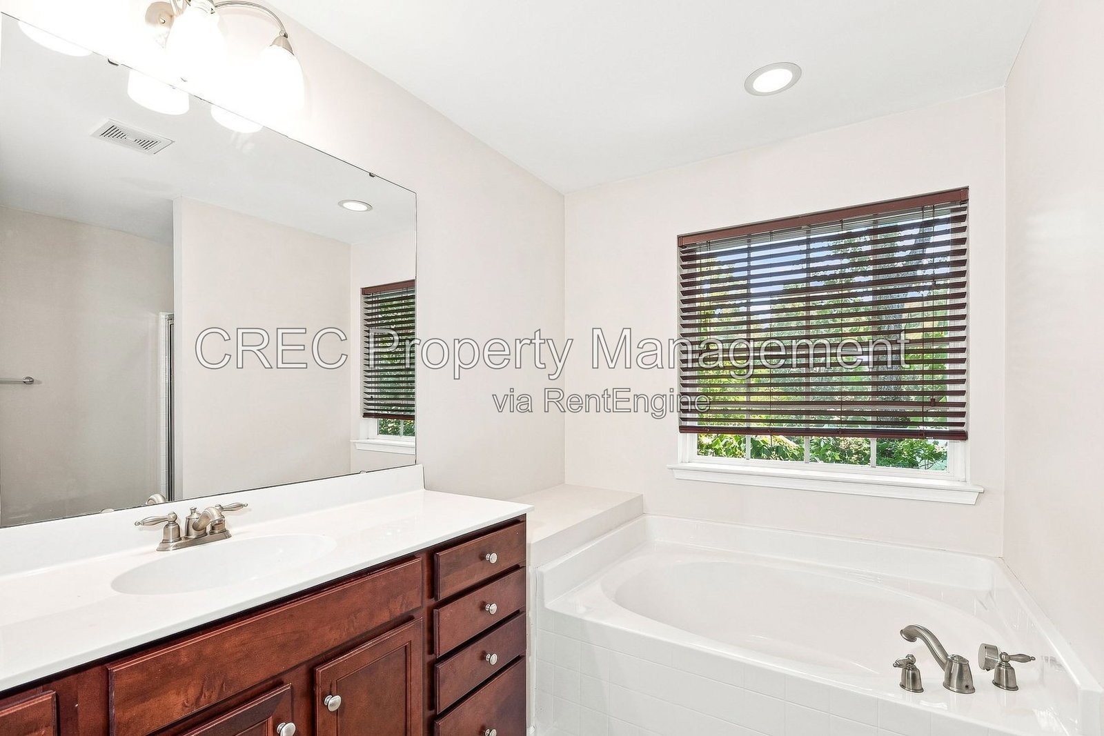 Spacious townhouse in Tranquil Hill Plantation! property image