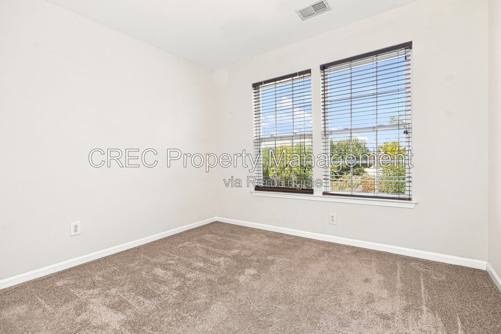 Spacious townhouse in Tranquil Hill Plantation! property image
