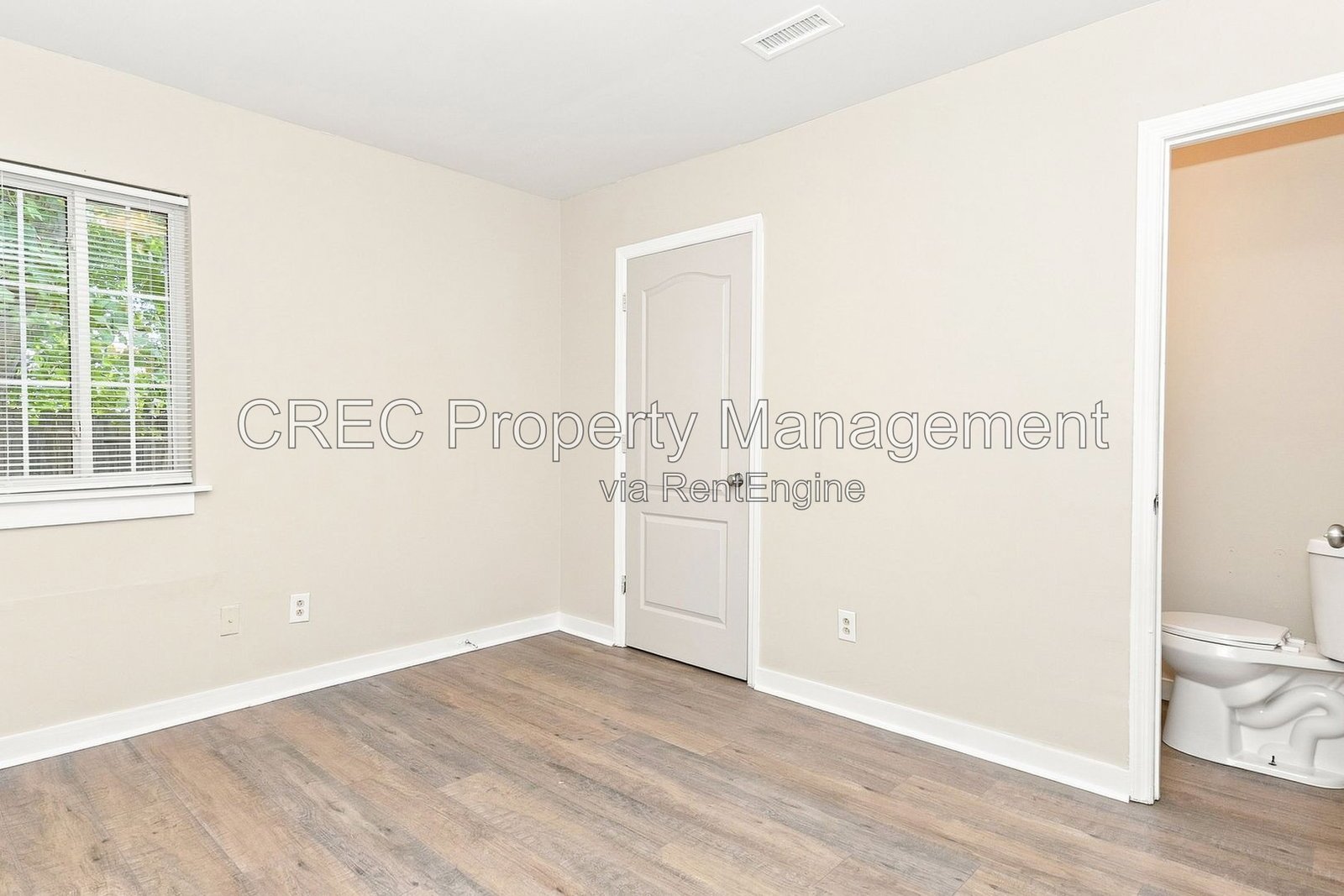 Newly Updated Duplex in North Charleston **Halloween Discount** property image