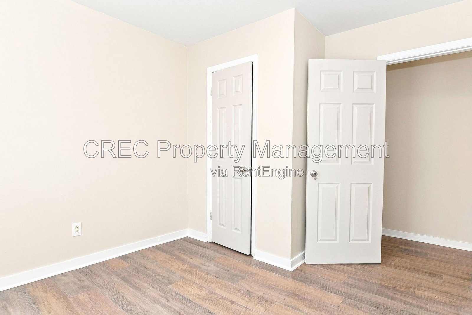 Newly Updated Duplex in North Charleston **Halloween Discount** property image