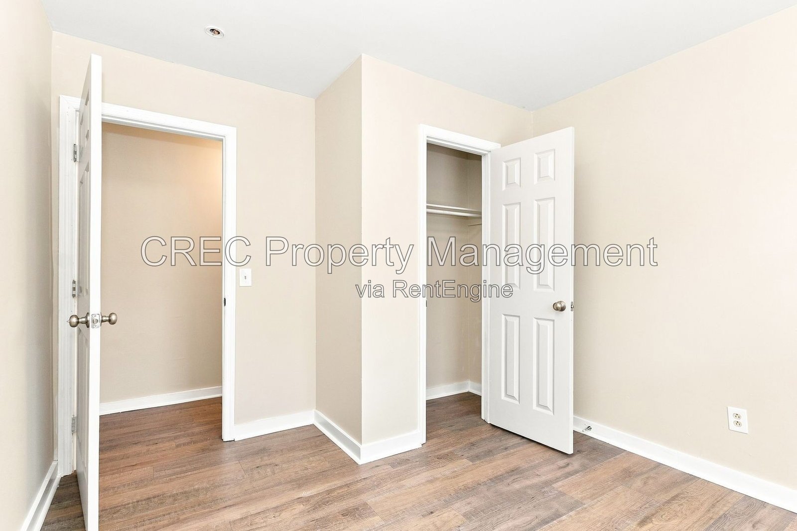 Newly Updated Duplex in North Charleston **Halloween Discount** property image