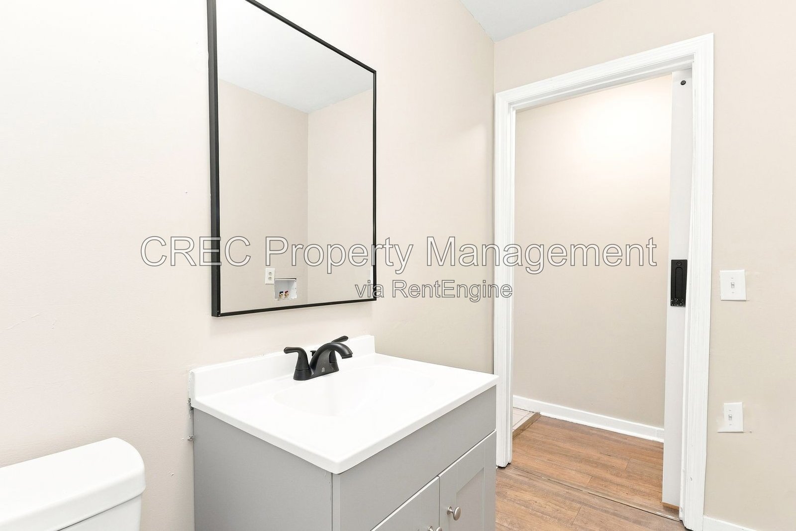 Newly Updated Duplex in North Charleston **Halloween Discount** property image