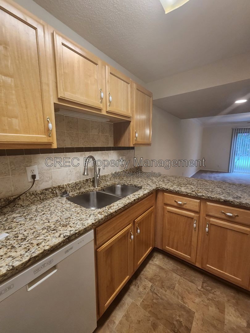 ** Coming Soon ** Spacious Otranto Townhome with 1st floor master!! property image