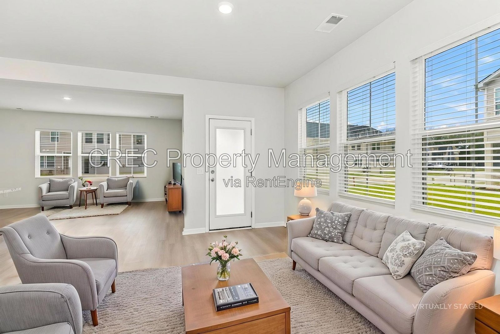 Summerville Townhome Living with Open Layout! property image