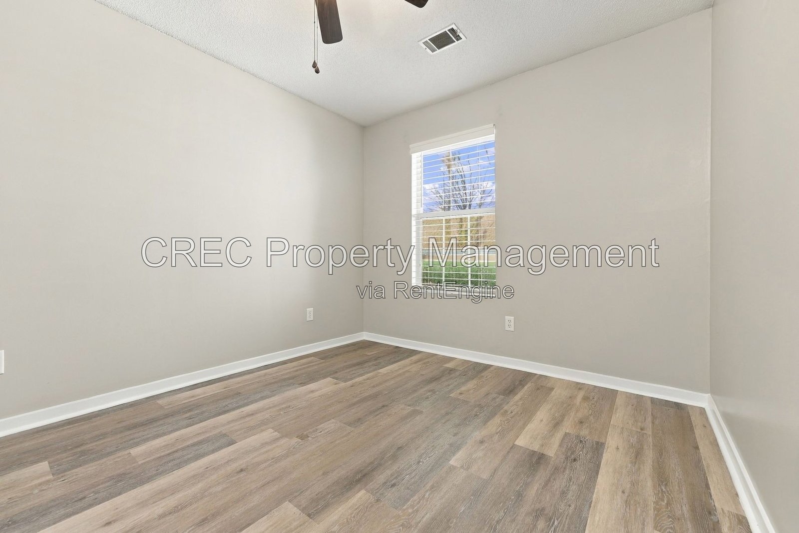 Beautifully Updated Townhouse in a Super Convenient Location! property image