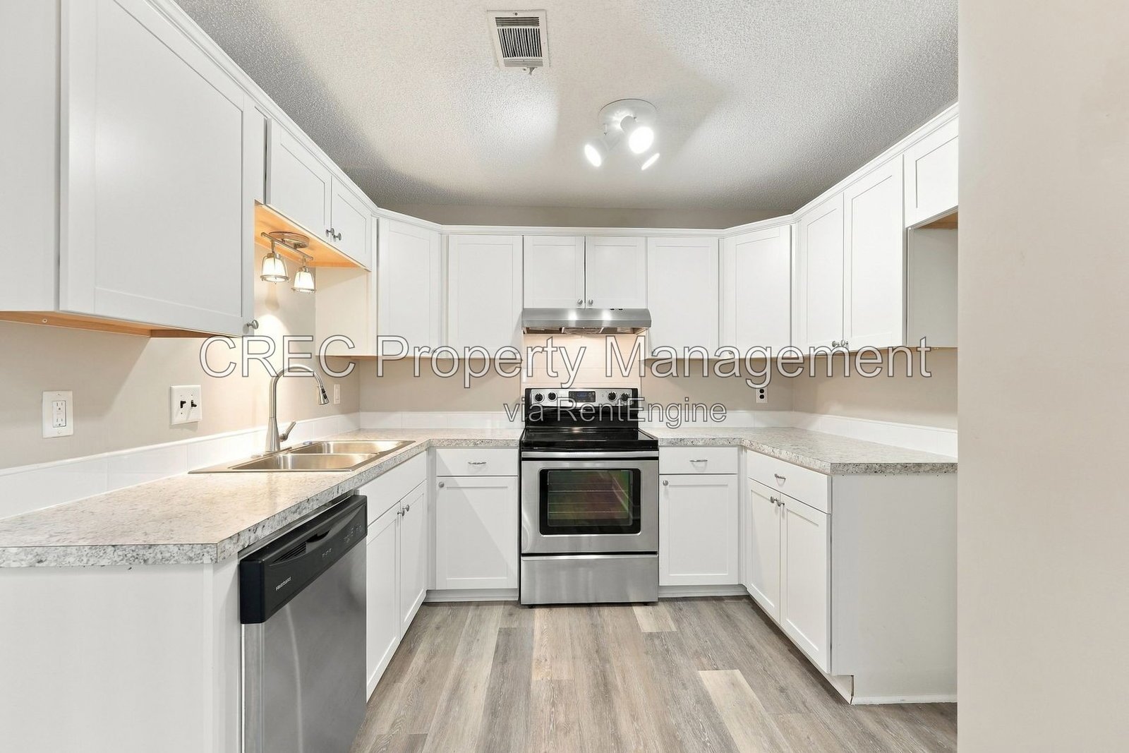 Beautifully Updated Townhouse in a Super Convenient Location! property image