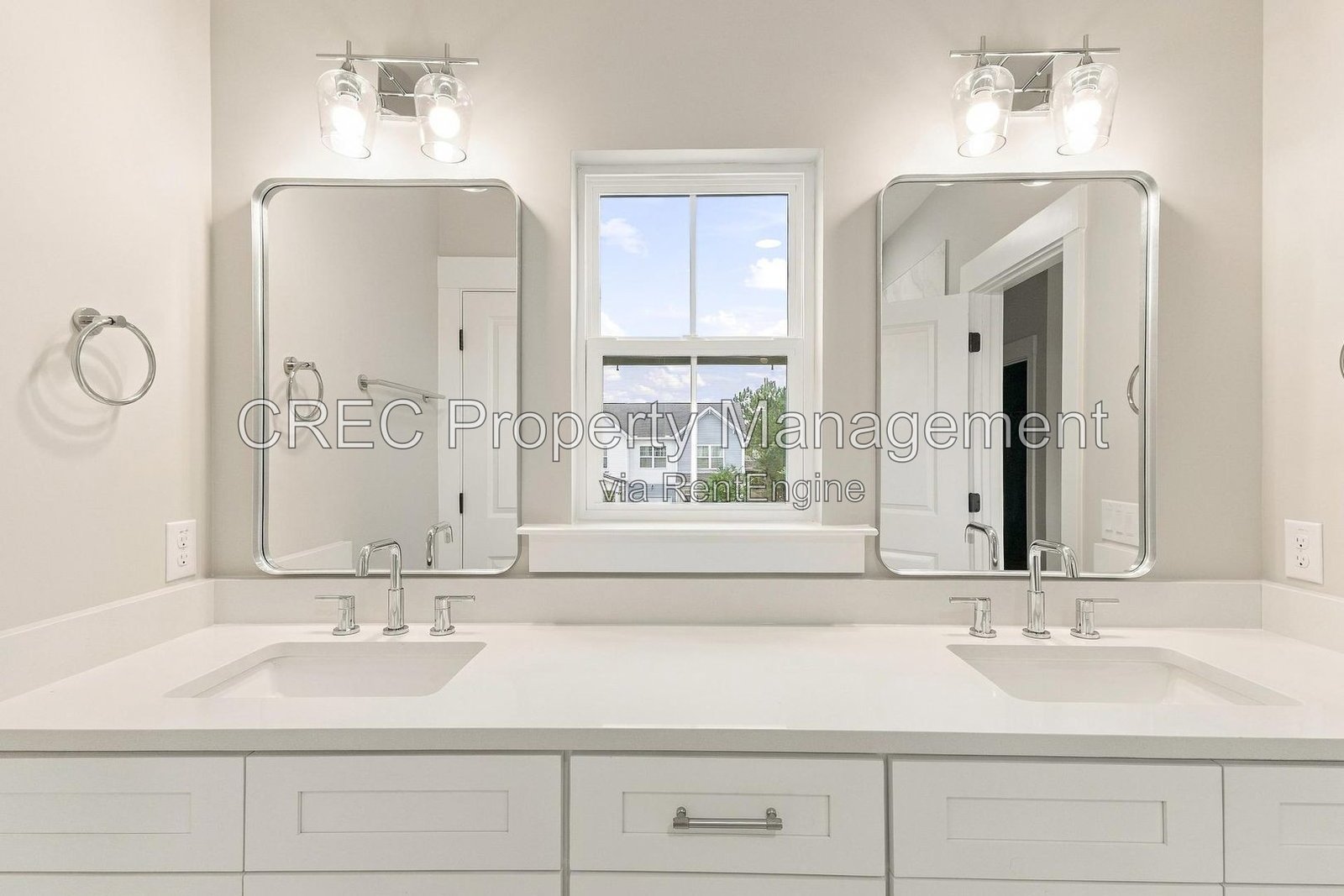 Charming Goose Creek Town Home: Space, Comfort, and Convenience property image