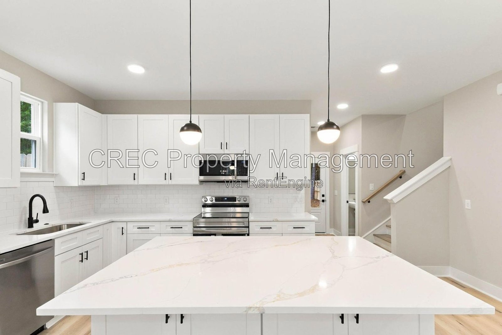 Charming 3 Bed 2.5 Bath Summerville Home on Limehouse Drive property image