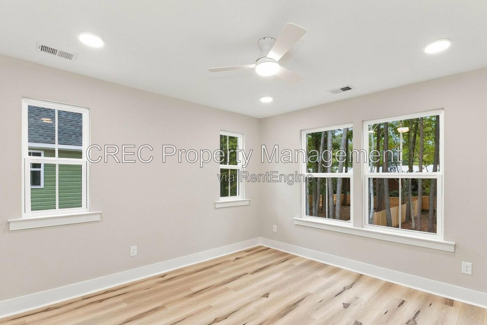 Charming 3 Bed 2.5 Bath Summerville Home on Limehouse Drive property image