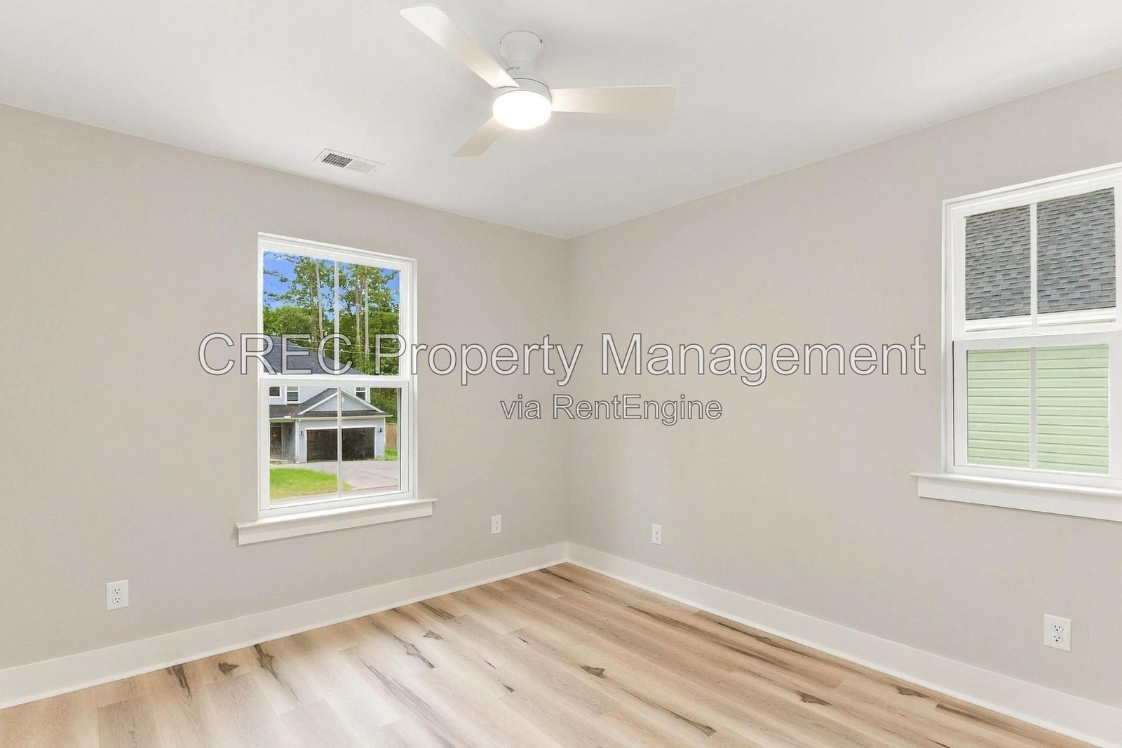 Charming 3 Bed 2.5 Bath Summerville Home on Limehouse Drive property image
