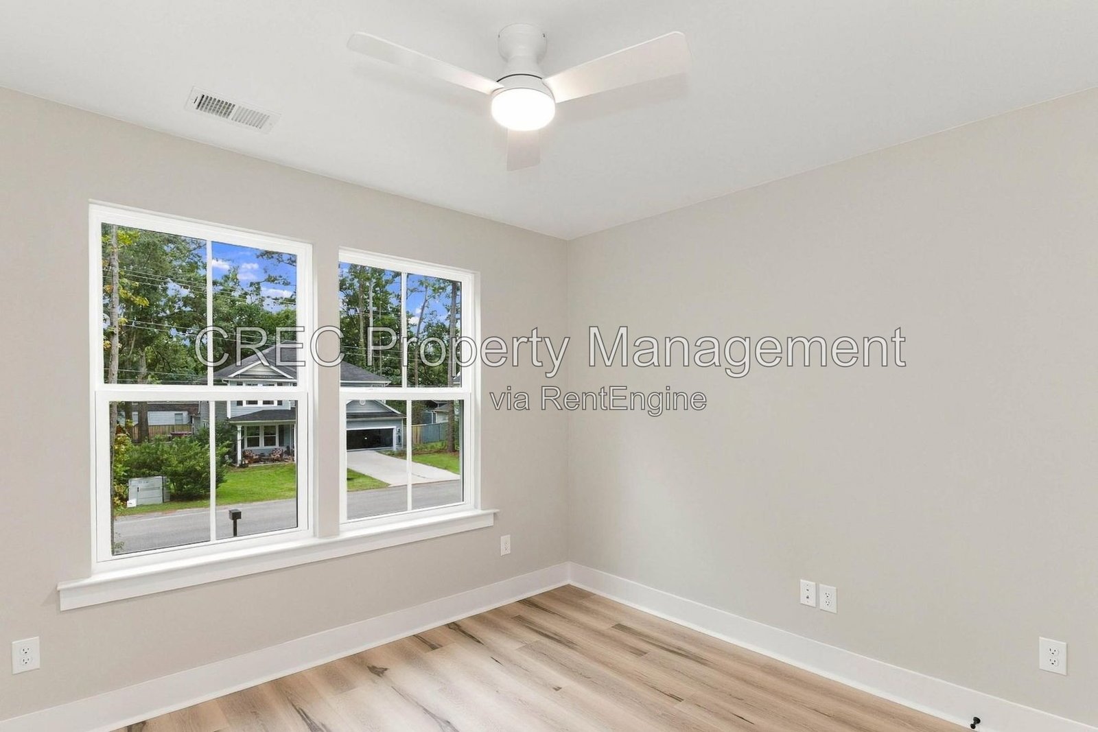 Charming 3 Bed 2.5 Bath Summerville Home on Limehouse Drive property image