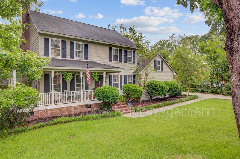 Charming Updated Home in Sought-After Ashborough Neighborhood property image