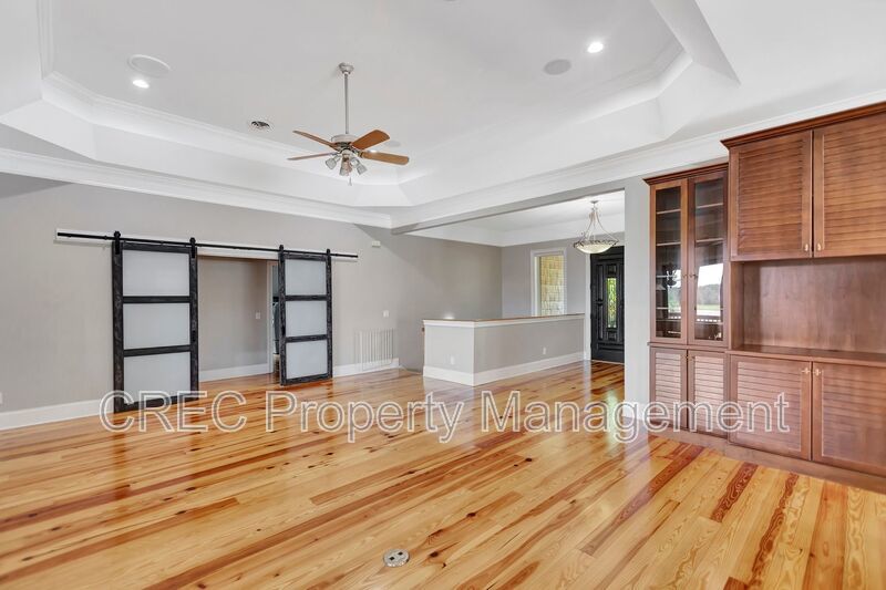 Elevated Elegance with Boat Access — A Property That Shines property image