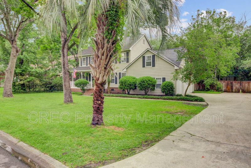 Charming Updated Home in Sought-After Ashborough Neighborhood property image