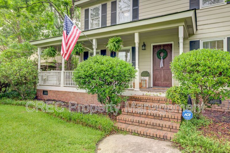 Charming Updated Home in Sought-After Ashborough Neighborhood property image