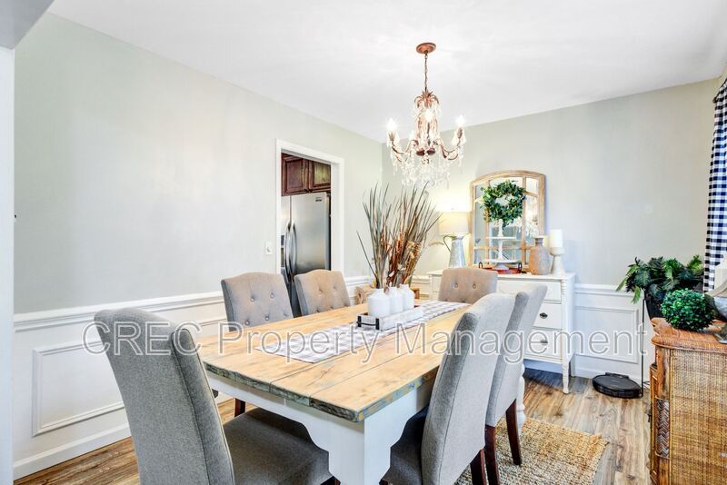 Charming Updated Home in Sought-After Ashborough Neighborhood property image