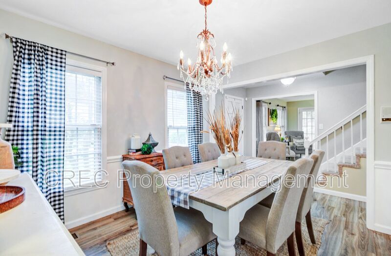 Charming Updated Home in Sought-After Ashborough Neighborhood property image