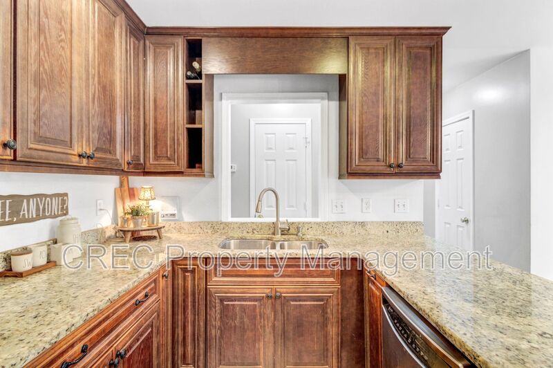 Charming Updated Home in Sought-After Ashborough Neighborhood property image