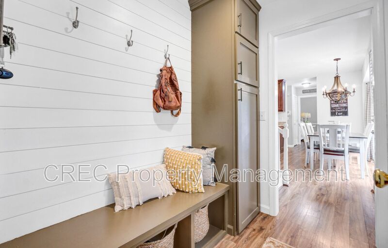 Charming Updated Home in Sought-After Ashborough Neighborhood property image