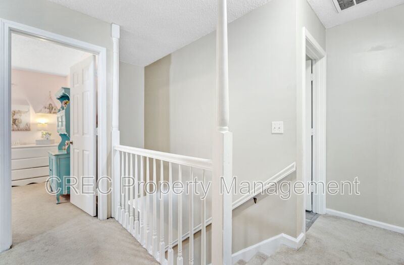 Charming Updated Home in Sought-After Ashborough Neighborhood property image