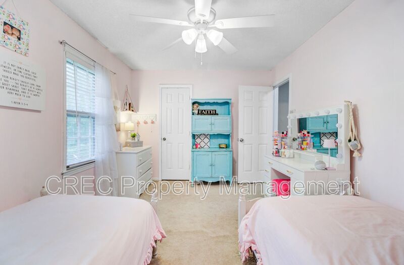 Charming Updated Home in Sought-After Ashborough Neighborhood property image