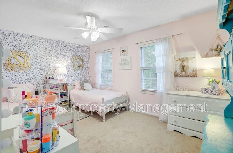 Charming Updated Home in Sought-After Ashborough Neighborhood property image