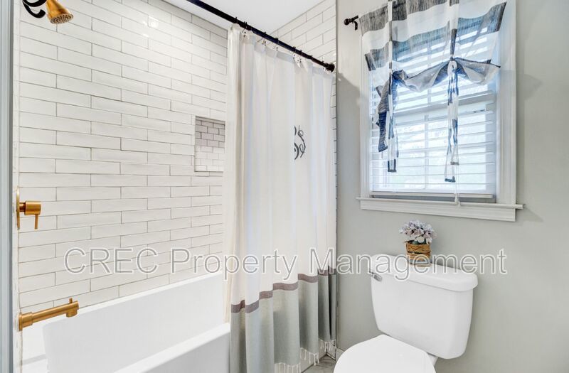 Charming Updated Home in Sought-After Ashborough Neighborhood property image