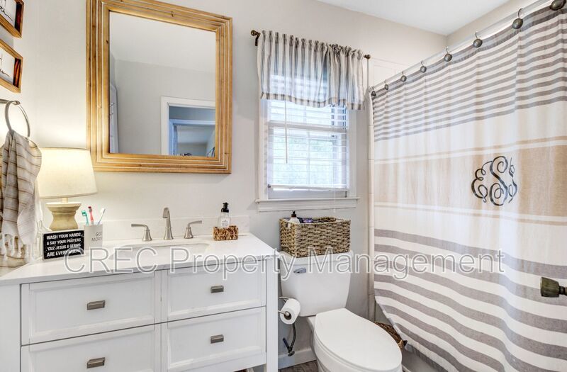 Charming Updated Home in Sought-After Ashborough Neighborhood property image