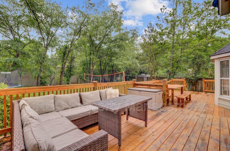 Charming Updated Home in Sought-After Ashborough Neighborhood property image