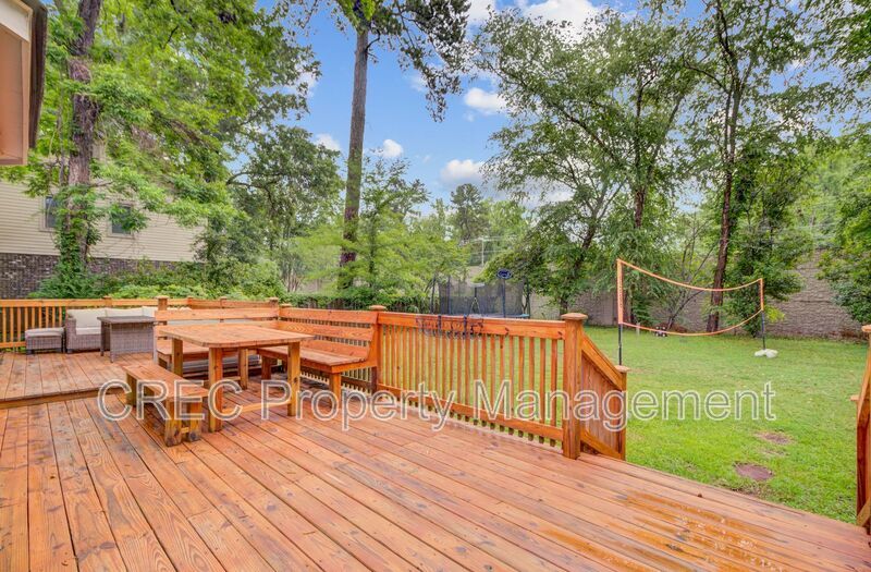 Charming Updated Home in Sought-After Ashborough Neighborhood property image