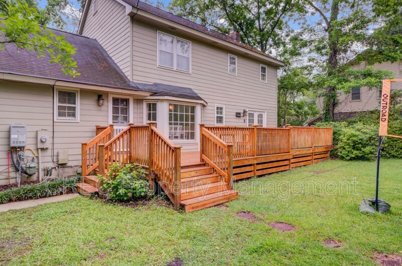Charming Updated Home in Sought-After Ashborough Neighborhood property image