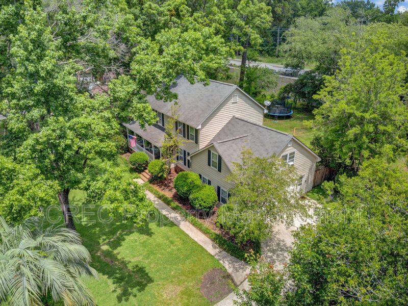 Charming Updated Home in Sought-After Ashborough Neighborhood property image