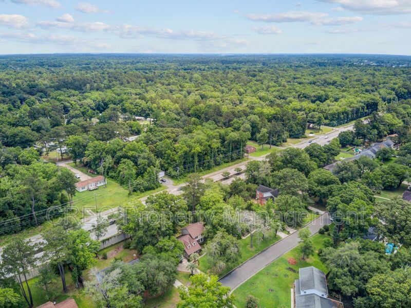 Charming Updated Home in Sought-After Ashborough Neighborhood property image